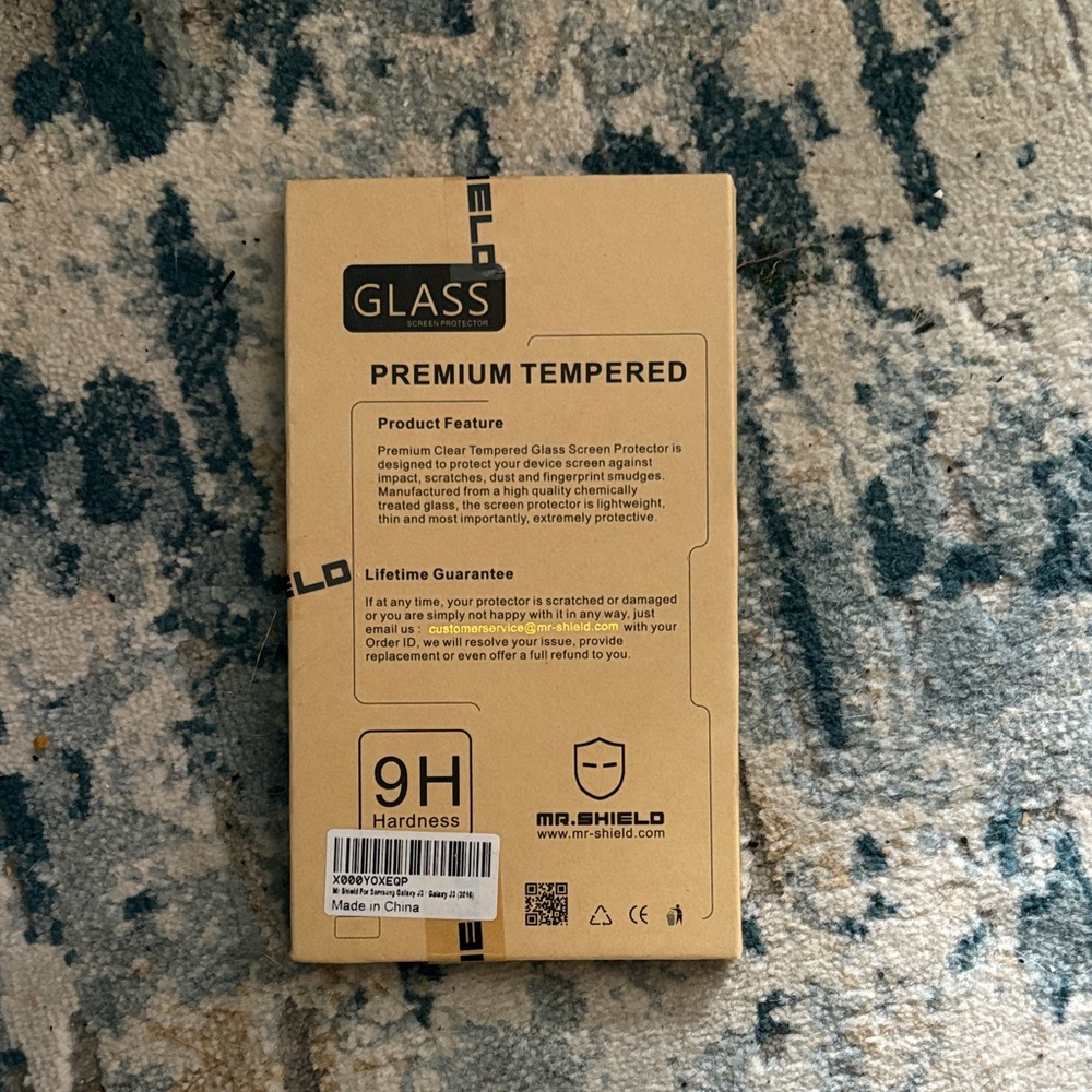 Gold Glass Screen Protector - Picture 2 of 2